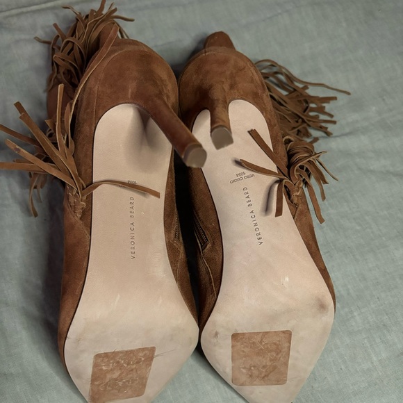 Veronica Beard Nyomi Suede Fringe Ankle Boots Size 10 in Hazelwood - Picture 4 of 4